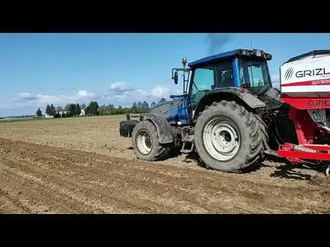 GR300 Plus + przystawka do siewu kukurydzy GRP-4 z 4 napędami elektrycznymi